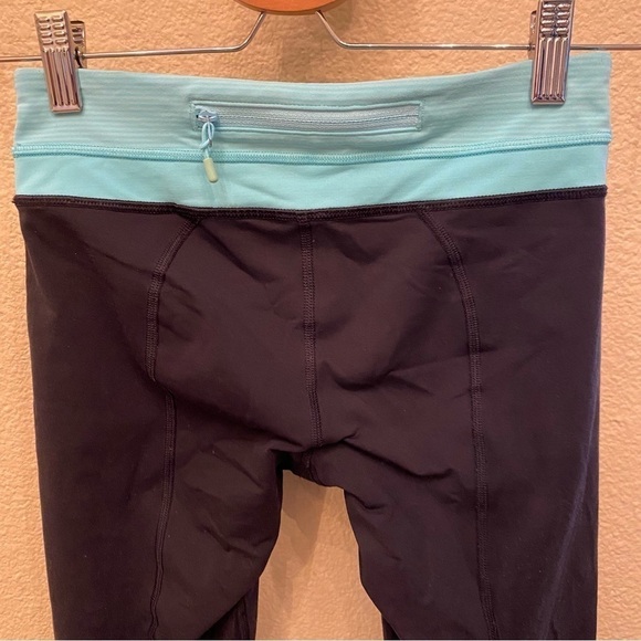LULULEMON Women Turquoise and Black Cropped Pants Size 4-Fit Small - Picture 6 of 10